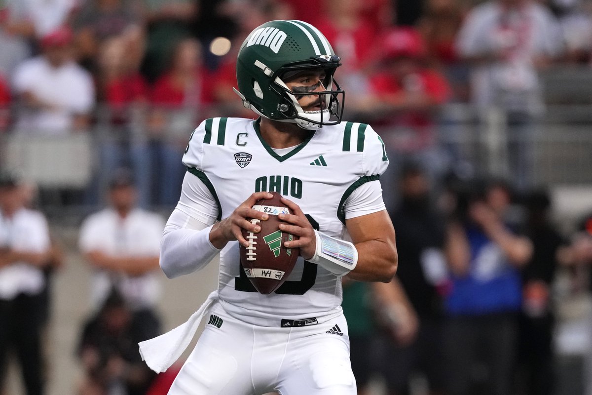 max_olson's tweet image. Ohio QB Parker Navarro has submitted an NCAA waiver seeking a 7th season of eligibility, his agent @simon_pflum confirmed to ESPN.

The 25-game starter is the MAC leader in total offense with 2,085 passing yards, 718 rushing yards and 19 total TDs this season. On3 1st.