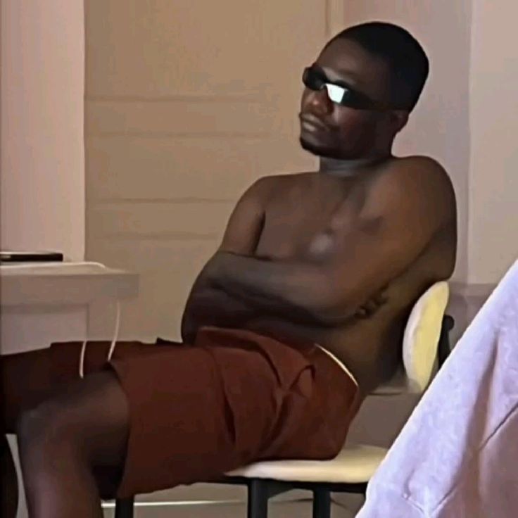 MyNameIsIsrael_'s tweet image. Naso i no go enter 1k followers before the end of this year 😪🫴