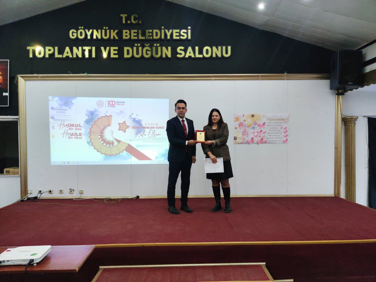 👨‍🏫👩‍🏫 📚 Öğretmenler Günü 

Kaymakamımız Sayın Talha BATTAL, Belediye Başkanı Sn. Ali ORAL, Cumhuriyet Savcısı Sn. Seçil YARGICI BATTAL, protokol üyeleri ve öğretmenlerimizin katılımıyla Öğretmenler Günü kutlama programı Belediye Toplantı Salonunda gerçekleştirildi.