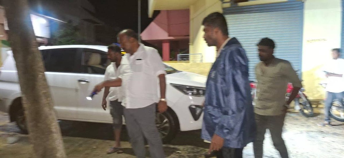 Jeganperiyasami's tweet image. தமிழ்நாடு முதலமைச்சர் மாண்புமிகு திரு.மு.க.ஸ்டாலின் அவர்களின் உத்தரவின்படி தூத்துக்குடி மாநகராட்சிக்குட்பட்ட பகுதிகளில் பெய்த கனமழை காரணமாக பி&amp;amp;டி காலனி பகுதியில் நடைபெற்று வரும் மழைநீர் வெளியேற்றும் பணிகளை பார்வையிட்டு ஆய்வு செய்தேன்.