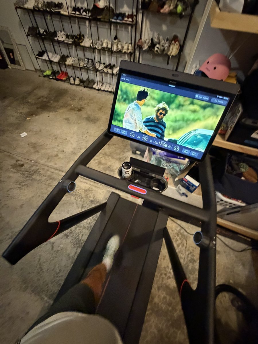 TheSzef's tweet image. Hangover 2 on the tread. 

Ads made in canva. 

Spun up some landing pages. Thank you to @theryandoney for making such an easy platform! 

Hope we have a good BFCM. Time to let go of the wheel and chill. 

Blessed to have a biz and health. That’s  mainly what matters. Everything…