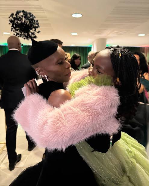 wickedcomfort's tweet image. the galindas and the elphies 💚🩷