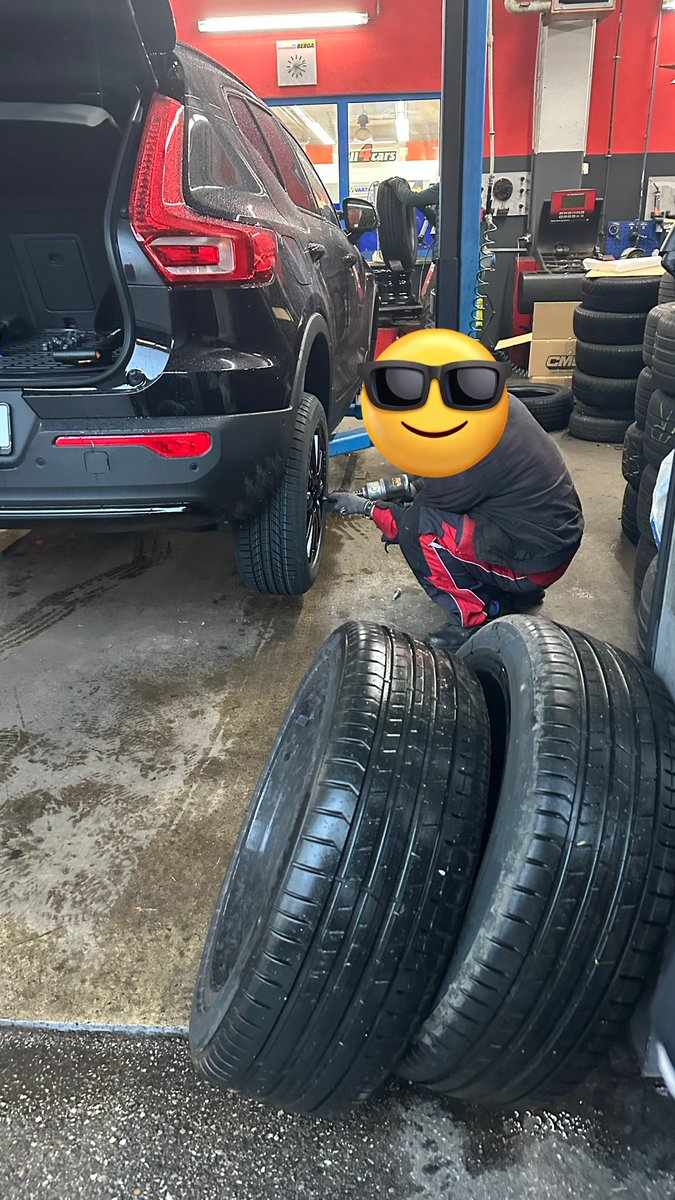 tocsebi's tweet image. Ahi va, ahora si al fin las ruedas de invierno