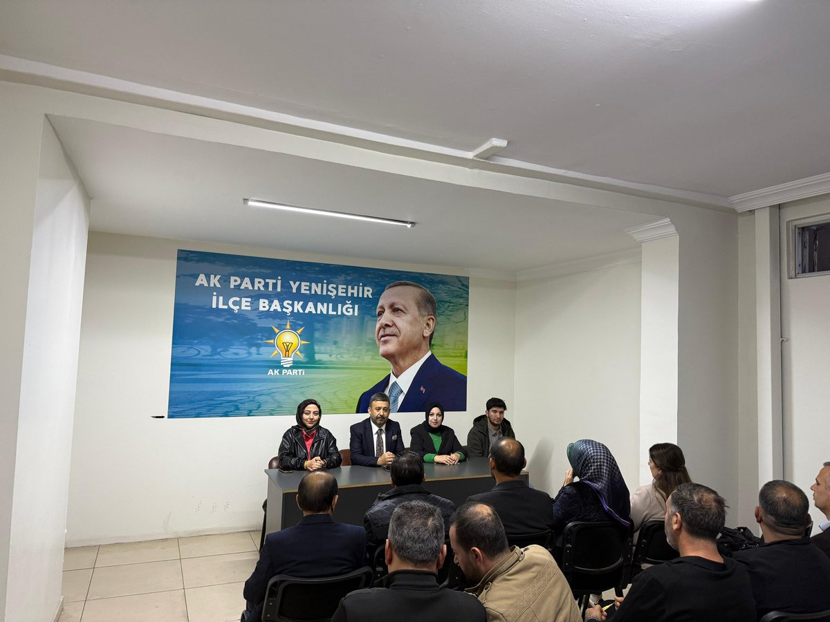 Yönetim kurulu toplantımızı,İlçe Başkan Vekilimiz sn.Tunç İzettin Budak Başkanlığında,İlçe Koordinatörümüz sn.<a href="/btlknpk/">Betül Hamzaoğulları Kanpak</a> ve Yönetim Kurulu üyelerimizin katılımı ile gerçekleştirdik

Gündemimizde

👉 İç ve Dış Siyasi gelişmeler
👉Programların koordinesi
👉Teşkilat çalışmaları

Vardı