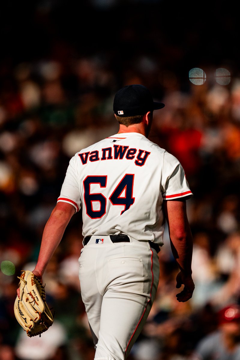 astros's tweet image. 