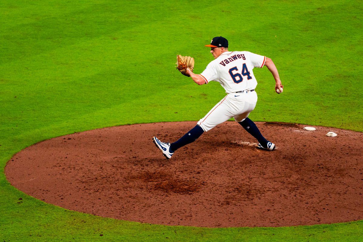 astros's tweet image. 