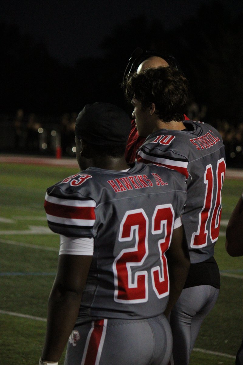 Sam_Hawkins23's tweet image. This Thanksgiving, I’m grateful for the game, my teammates, and above all, my family. 

Every rep, every game, and every moment means more with them by my side.❤️

#Thankful #StudentAthlete #NextLevel