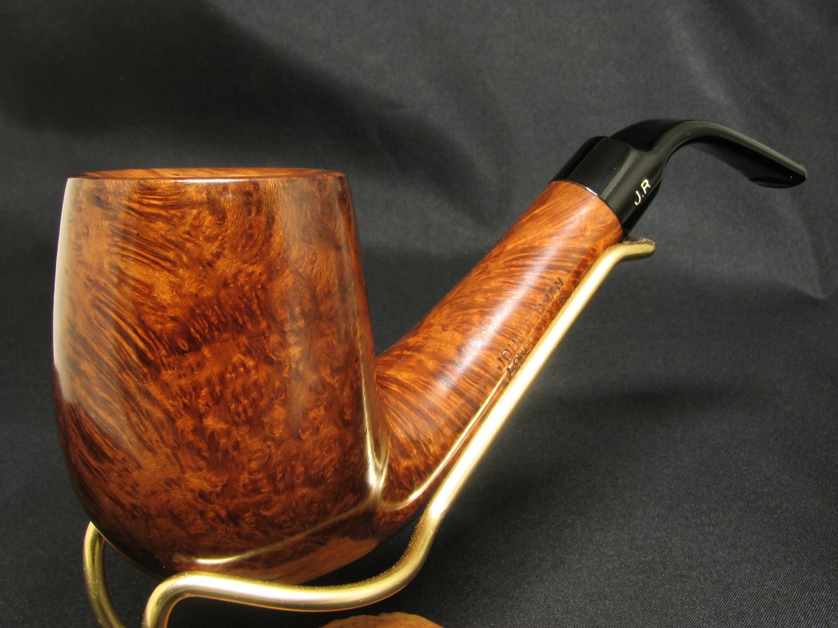 Firstly, this is one of the highest John Redman grades. Secondly, the pipe is noticeably larger than usual. And thirdly, it is simply beautiful! JOHN REDMAN Special Best Briar at vkpipes.com/pipeline/john-…
