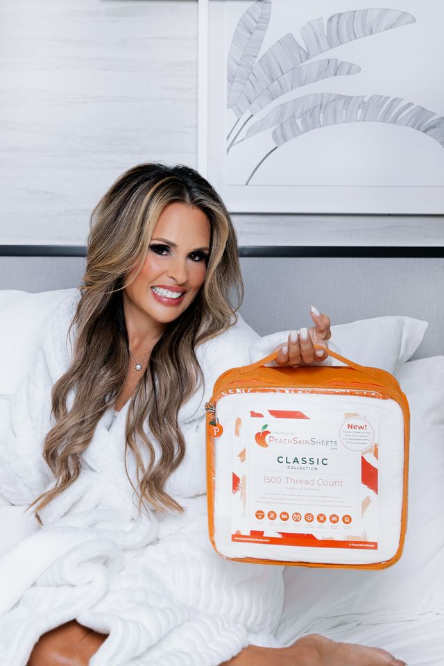 DeliciouslySavv's tweet image. 🎄Holiday comfort starts with PeachSkinSheets🍑! ❄️ Snuggle up &amp;amp; save 40% sitewide with code PEACHMAS 🛏️✨ #2025SMGNHolidayGiftGuide🎁

Read My Review To Learn More
👉deliciouslysavvy.com/holiday-comfor…

#ChristmasGifts #Gifts #PeachSkinSheets #BeddingEssentials @peachskinsheets