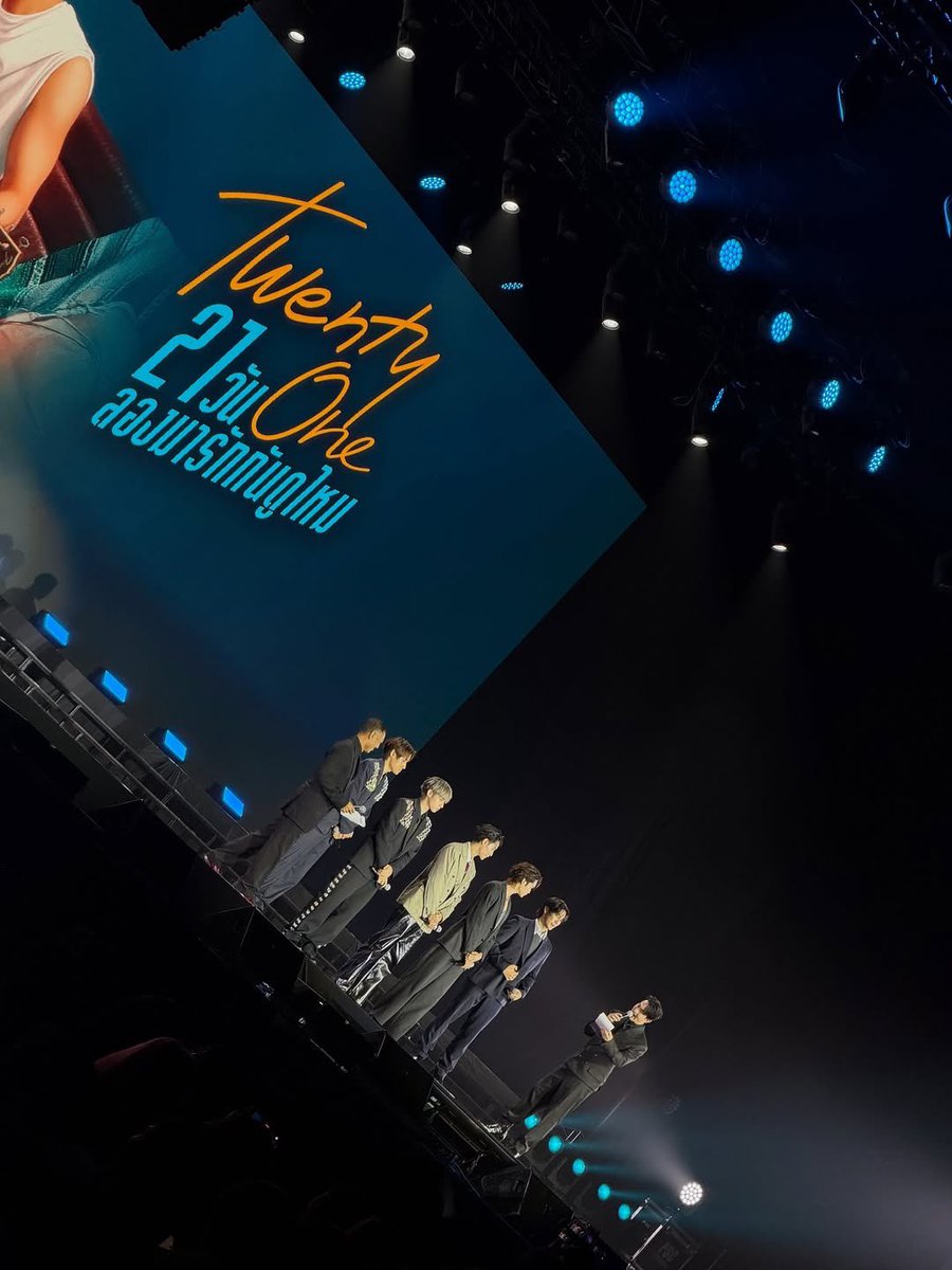 HongofficialTH's tweet image. 🍦IG — xiseks Posted
🗓 25 / 11 / 25

นับหนึ่งถึงยี่สิบเอ็ด #TwentyOneSeries

🔗 — instagram.com/p/DRfICbwklI2/…

➖  
LYKN MAXMAGIC 2026
#GMMTV2026
#hongshihoshi 
#LYKN