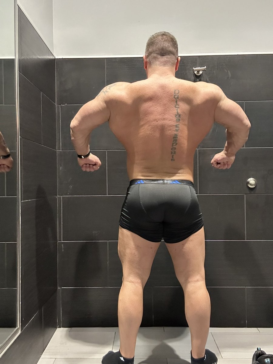 Actually bodybuilding progress pics never get as many likes but I don’t care I’m enjoying my back progress 😊