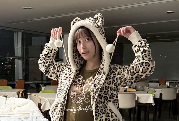 完売品✨橋本環奈さんドラマ着用 GALFY ガルフィー カモギャルダウン 黒 新品未使用 橋本環奈さんドラマ着用 GALFY ガルフィー カモギャル