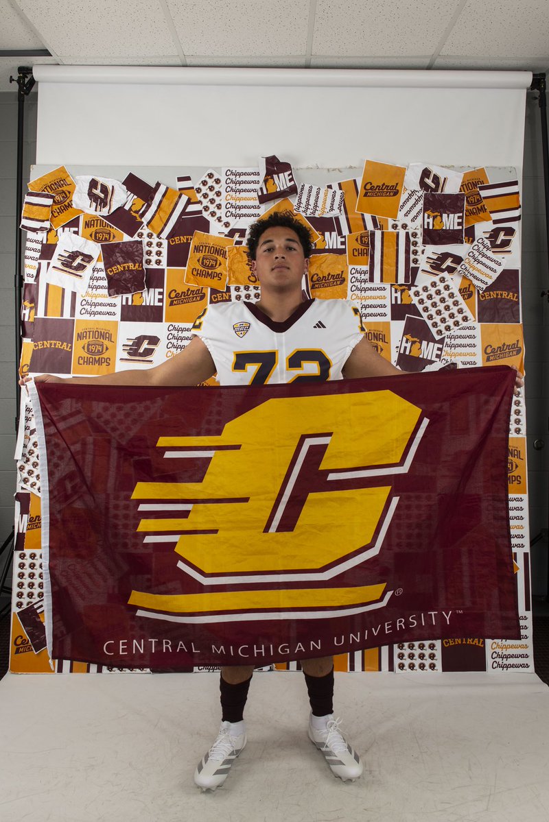 jwills52's tweet image. #AG2G After a great official visit, I am beyond blessed to say I’m 1000% committed to @CMU_Football! Thank you to @CoachDrinkall @CoachChapin @CoachHaydenMace &amp;amp; the entire staff for the hospitality &amp;amp; welcoming me home!! Can’t wait to get to work! #FireUpChips