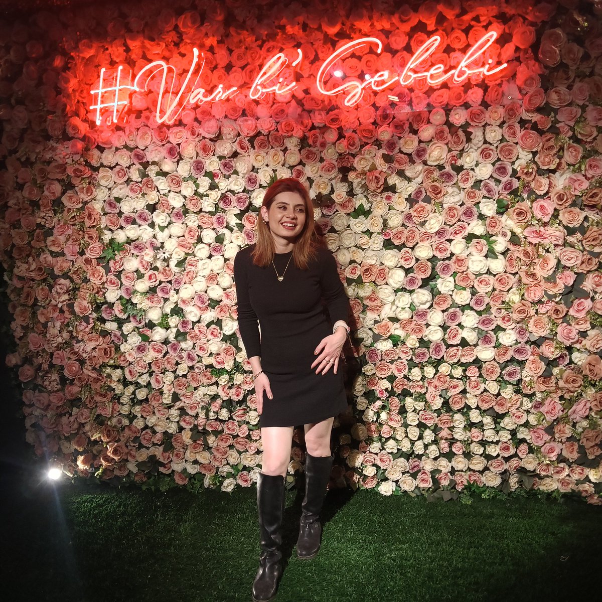 yanında bıcır bıcır dolaşan kız'da olurum ama insan yaslandığın en sağlam  duvar da yine ben olur