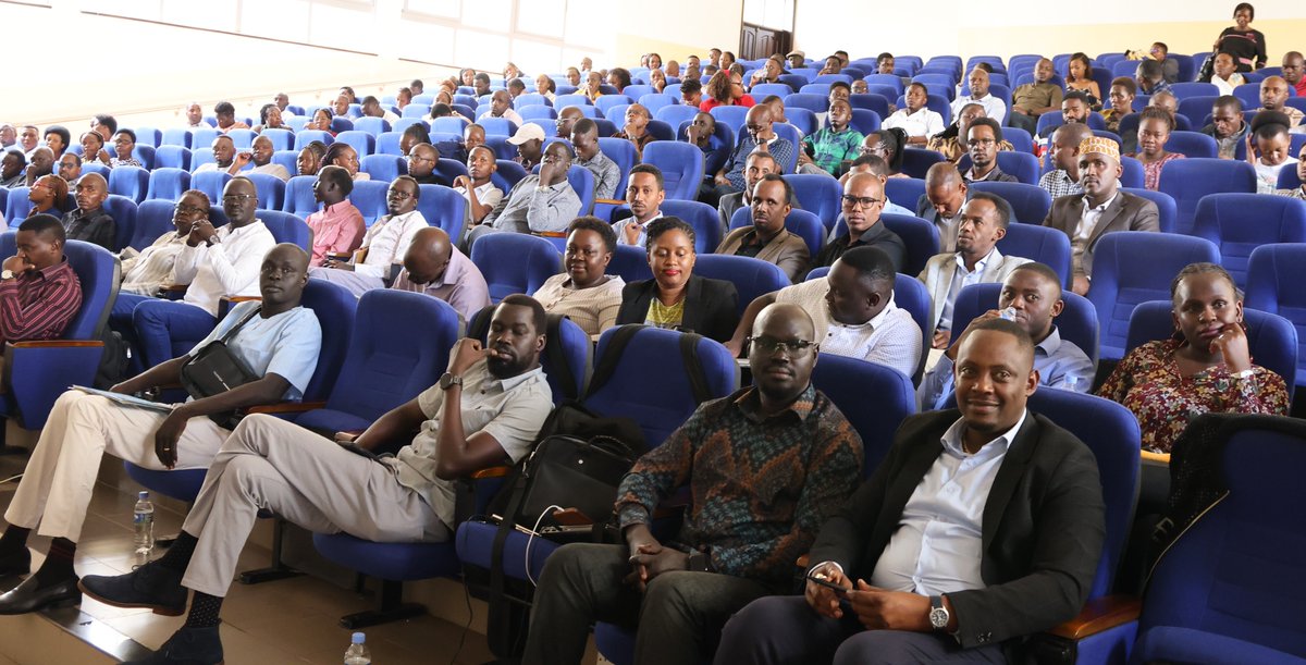 EacRceVihscm's tweet image. Happy Induction Week to our new students joining the
@EacRceVihscm! Yesterday, we welcomed 148 students from all #EAC @jumuiya Partner States to a one-week induction programme at the @Uni_Rwanda Gikondo Campus, as they prepare to begin their face-to-face classes:  
•  Master’s…