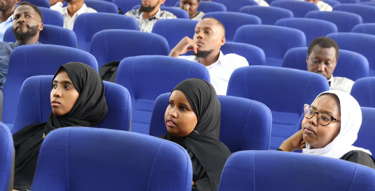 EacRceVihscm's tweet image. Happy Induction Week to our new students joining the
@EacRceVihscm! Yesterday, we welcomed 148 students from all #EAC @jumuiya Partner States to a one-week induction programme at the @Uni_Rwanda Gikondo Campus, as they prepare to begin their face-to-face classes:  
•  Master’s…