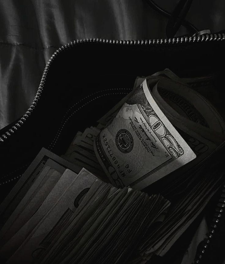 киса выглядит на пять.