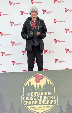 Like mother, like son: Napanee’s Gregorys medal at provincial cross-country championship - napaneebeaver.ca/like-mother-li…