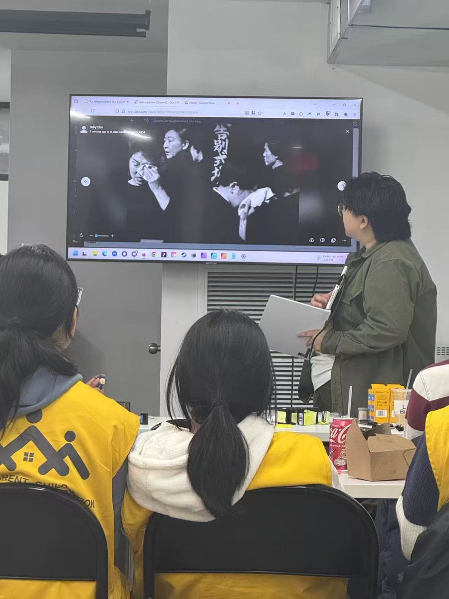 pcra_nyc's tweet image. 📷🏡 Led by Cal Hsiao, this 10-week program is helping students explore their community through the art of photography. Each week, they&apos;re building technical skills, training their eye, and discovering new stories hidden in everyday places.

#pcranyc #nonprofit