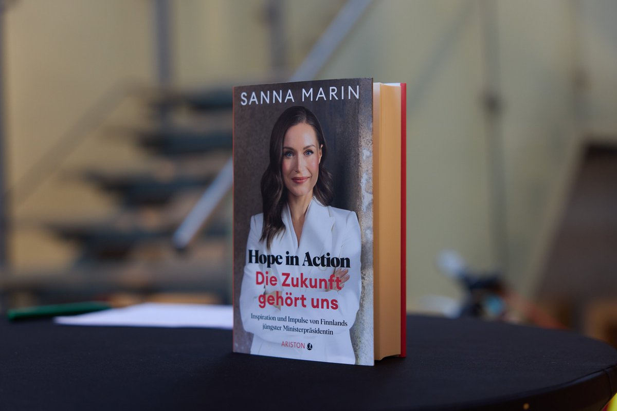 ✨Hope in Action – Die Zukunft gehört uns ✨

Als <a href="/MarinSanna/">Sanna Marin</a> im Alter von 34 Jahren finnische Ministerpräsidentin wurde, war sie zum Zeitpunkt ihrer Amtsübernahme die jüngste Regierungschefin der Welt und faszinierte die Öffentlichkeit mit ihren fortschrittlichen Ideen.