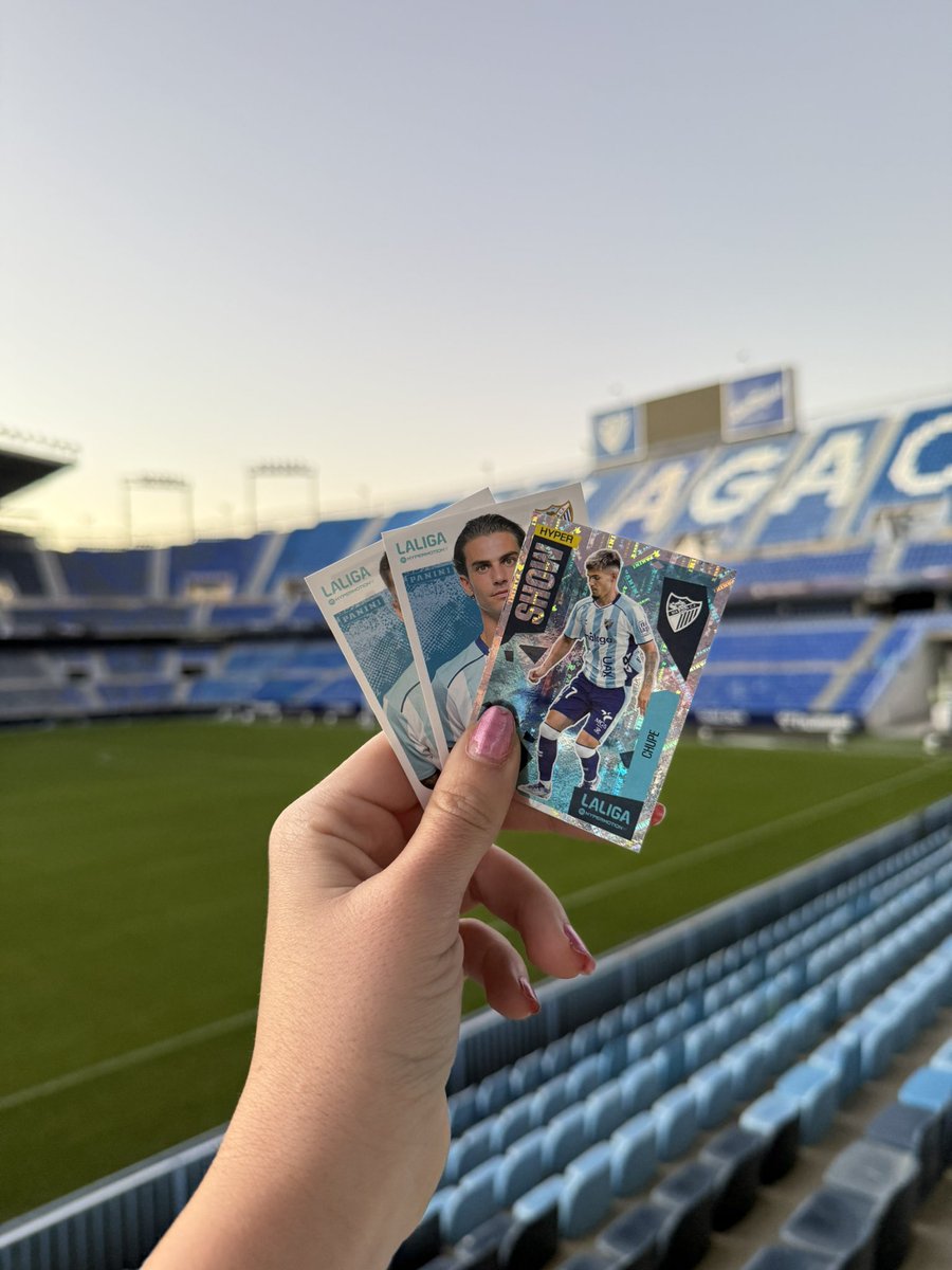 MalagaCF's tweet photo. Ya estamos todos abriendo sobres, ¿no? 😏

🧵 𝐀𝐁𝐑𝐎 𝐇𝐈𝐋𝐎 para ver todos esos cromos malaguistas que os han tocado. https://t.co/sRKHFGJ04N