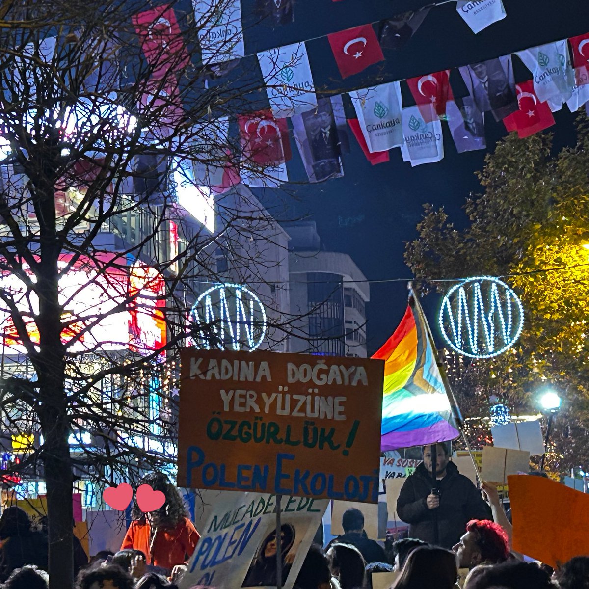 geceleri de sokaklari da meydanlari da TERK ETMIYORUZ