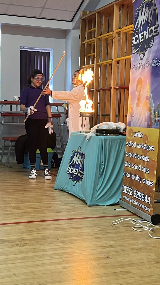 CastlefordParkJ's tweet image. 🚀🔬 Our Mad Science Assembly just proved that SPORT 🏀 and SCIENCE 🧪 are the ultimate power duo! From reaction-time tests to energy experiments, students discovered the STEM behind every move. 💡🔥
#MadScience #STEMInSports #FutureScientists #ActiveMinds #ScienceIsFun