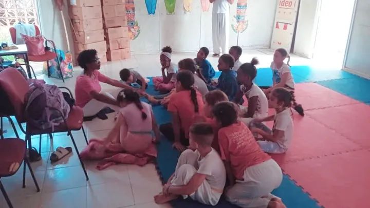 La MSc. Barbara Yudith Armenteros Mendivia, de la Delegación de la UIC en Educación, realizó una charla sobre  Ciberseguridad para niños del equipo de Taekwondo, del Combinado Deportivo de La Conchita, quienes también muestran interés por las tecnologías.
#CiberseguridadparaTodos