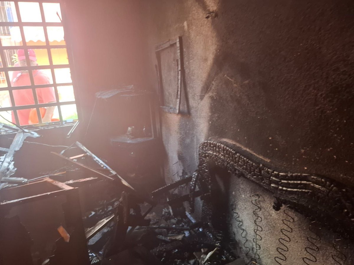 ReporteTab's tweet image. Arde casa en la colonia Atasta de #Villahermosa 🔥 Bomberos de Protección Civil atienden incendio en una casa habitación y ya lograron controlarlo sin que se reporten personas lesionadas.

#RT #Tabasco