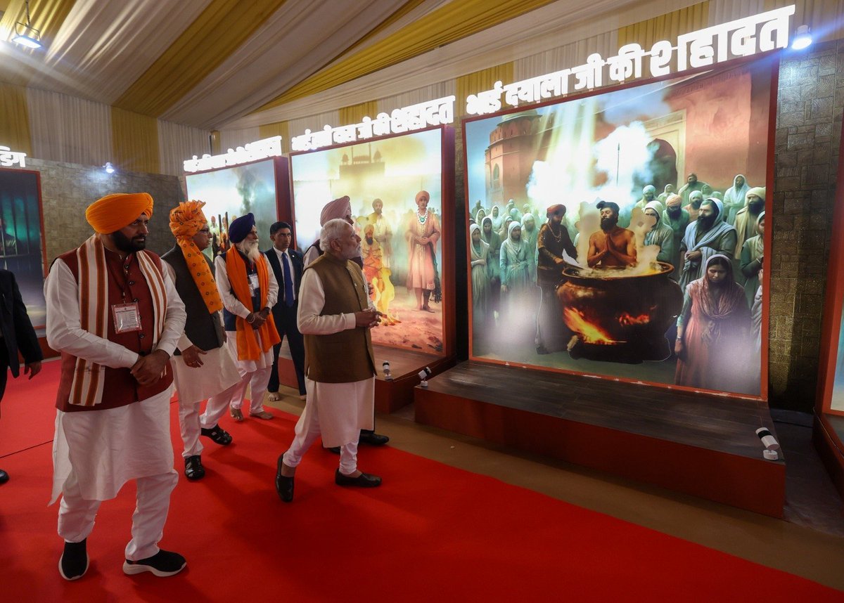 narendramodi's tweet image. ਕੁਰੂਕਸ਼ੇਤਰ ਦੀ ਪ੍ਰਦਰਸ਼ਨੀ ਵਿੱਚ ਸ੍ਰੀ ਗੁਰੂ ਤੇਗ਼ ਬਹਾਦਰ ਜੀ ਦੀ ਅਦੁੱਤੀ ਦਲੇਰੀ, ਤਿਆਗ ਅਤੇ ਸਭਿਆਚਾਰਕ ਵਿਰਾਸਤ ਦਾ ਗਵਾਹ ਬਣਨ ਦਾ ਸੁਭਾਗ ਪ੍ਰਾਪਤ ਹੋਇਆ।