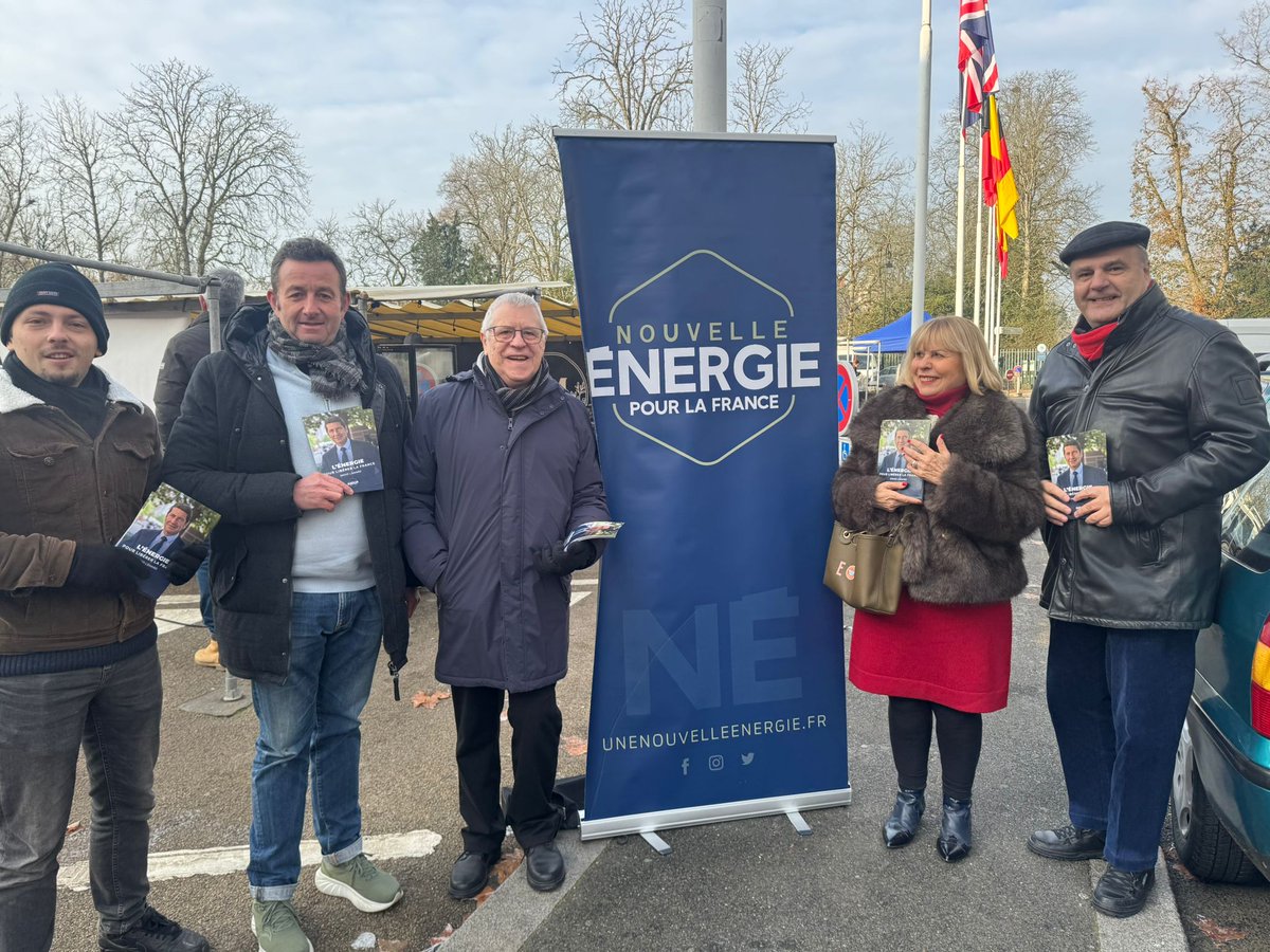 Nouv_Energie78's tweet photo. Ce week-end, les équipes Nouvelles Énergies Yvelines ont bravé le froid pour faire connaître le projet de @davidlisnard à Rambouillet et à Sartrouville, lançant notre série d'actions de terrain 🇫🇷📸!
▶️Retours très positifs et intéressés. L'Énergie pour libérer la France est là ! https://t.co/cqQigF2gDg