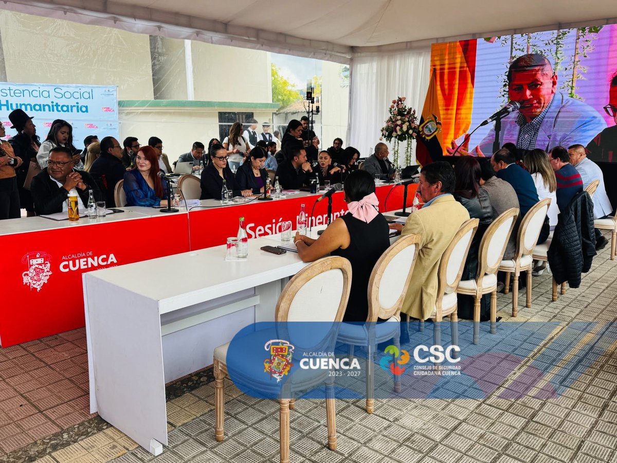 CSC_CUENCA's tweet image. 📍 Acompañamos desde la parroquia Victoria del Portete en la Sesión Extraordinaria Itinerante del Concejo Municipal del Cantón Cuenca.

Estuvimos presentes con nuestro equipo técnico, brindamos apoyo mediante el sistema de videovigilancia, garantizando el desarrollo seguro.