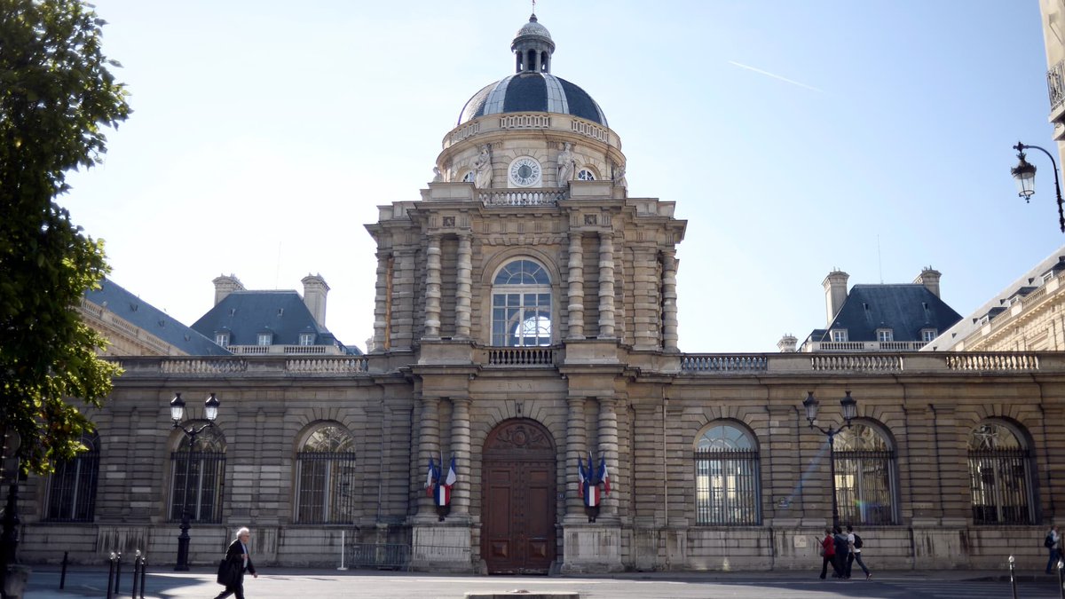 BFMTV's tweet image. 🔴 ALERTE INFO
Les sénateurs rétablissent le gel des pensions de retraites dans le budget de la Sécu (sauf en dessous de 1.400 euros)
l.bfmtv.com/ZzDn