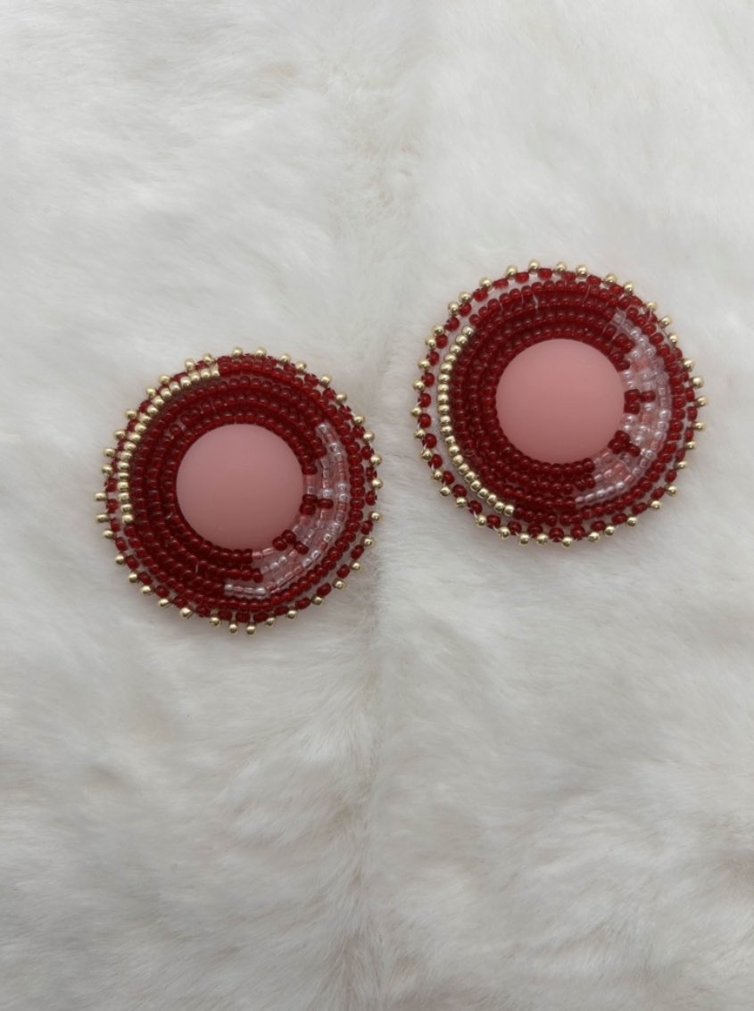 quinnisreading's tweet image. guys look at how GORGEOUS their art is 😍😍 if you’re looking for a unique beautiful gift for someone this holiday season, peach has GOT YOU!!