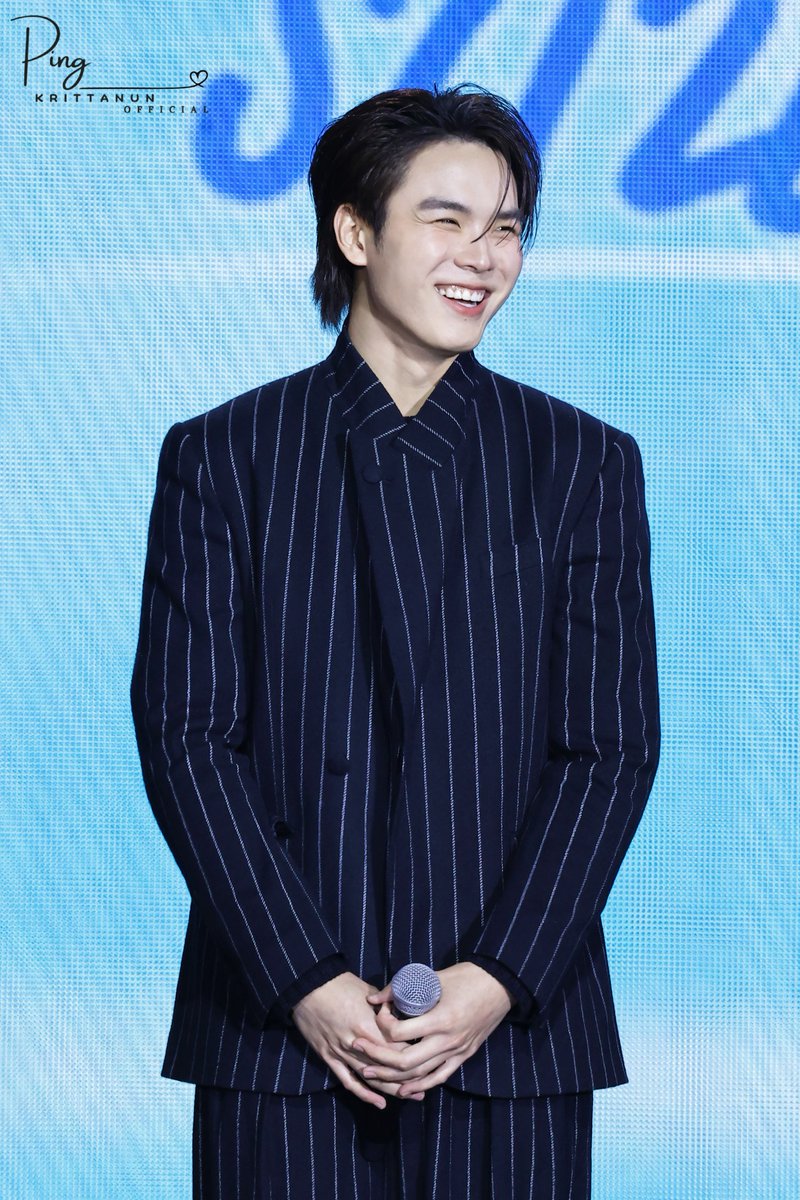 PKrittanun_OFC's tweet photo. ขอขอบคุณทาง @GMMTV ที่ให้โอกาสปิงปิงได้รับบทนำในซีรีส์เรื่องใหม่ "Match Point รักนี้ต้องเสิร์ฟ"🎾 ในงาน GMMTV2026 MAGIC VIBES MAXIMIZED นะคะ
ดีใจที่ได้เห็น ปิง กฤตนัน เริ่มต้นโปรเจกต์แรกกับบ้านหลังใหม่ 🙏✨️

ขอบคุณทุกๆ แรงใจจากแฟนคลับทุกๆ คนทั้งแฟนคลับที่มาเชียร์ภายในงานและการรับชมผ่านLIVEในวันนี้นะคะ 🩵
ทุกกำลังใจที่มอบให้มีความหมายและสำคัญมากจริงๆ นะ 🤍

ขอฝากทุกคนติดตามและสนับสนุนปิงใน
ซีรีส์เรื่อง"Match Point รักนี้ต้องเสิร์ฟ"🎾 ในปี 2026 ด้วยนะคะ 🐼❤️

MAGIC MOMENT WITH PING
#GMMTV2026
#MatchPointSeries
#PingKrittanun
#ปิงกฤตนัน
#TaLingPing