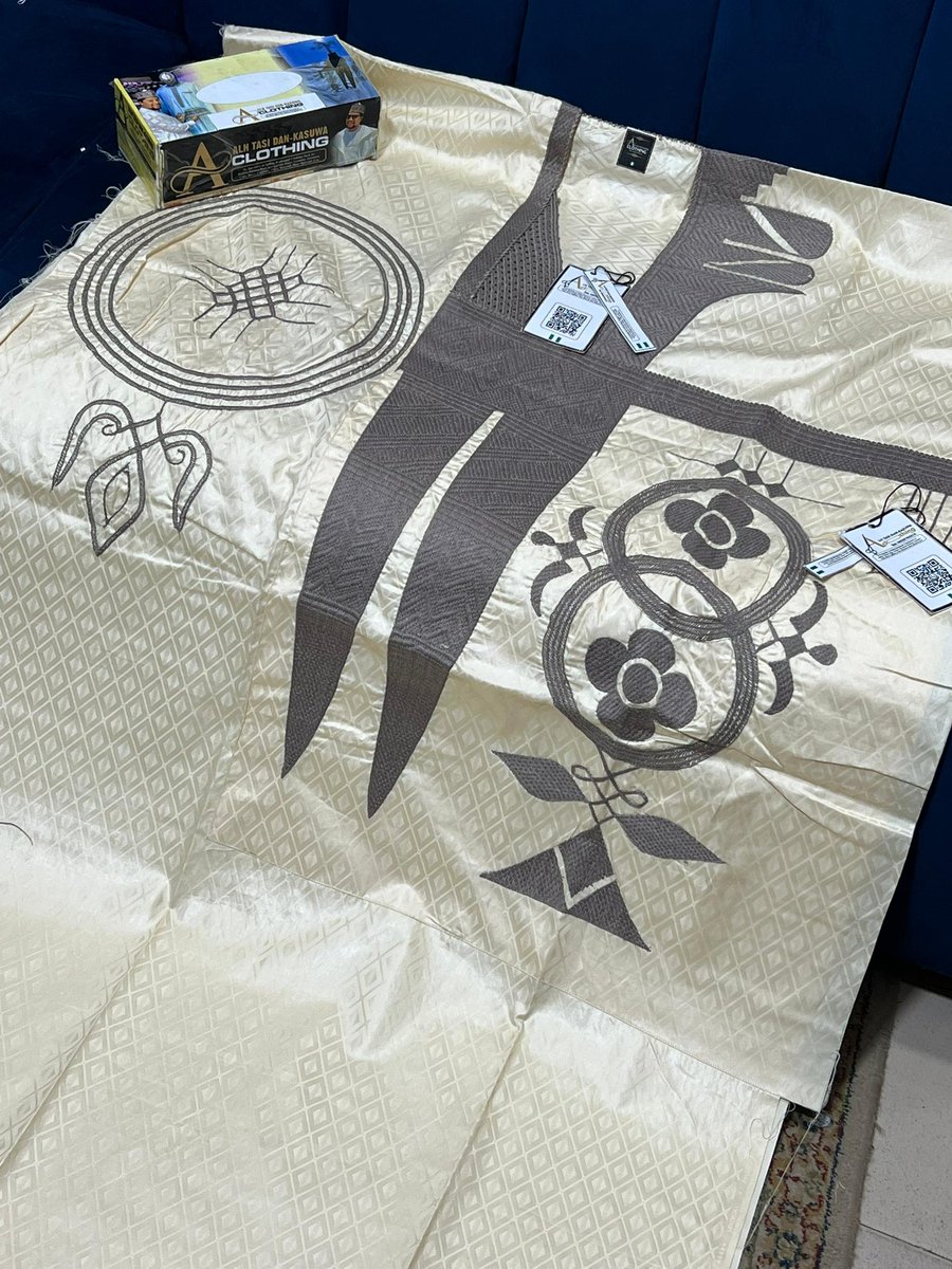 abson_g's tweet image. Readymade Babban-Riga  (Aska Design)
 
Available ✨ 

Price: 85k 

Dm/☎️: 07060727453

📍 Zaria, Nigeria

Nationwide/ Worldwide Delivery 🌎📦 

Please repost