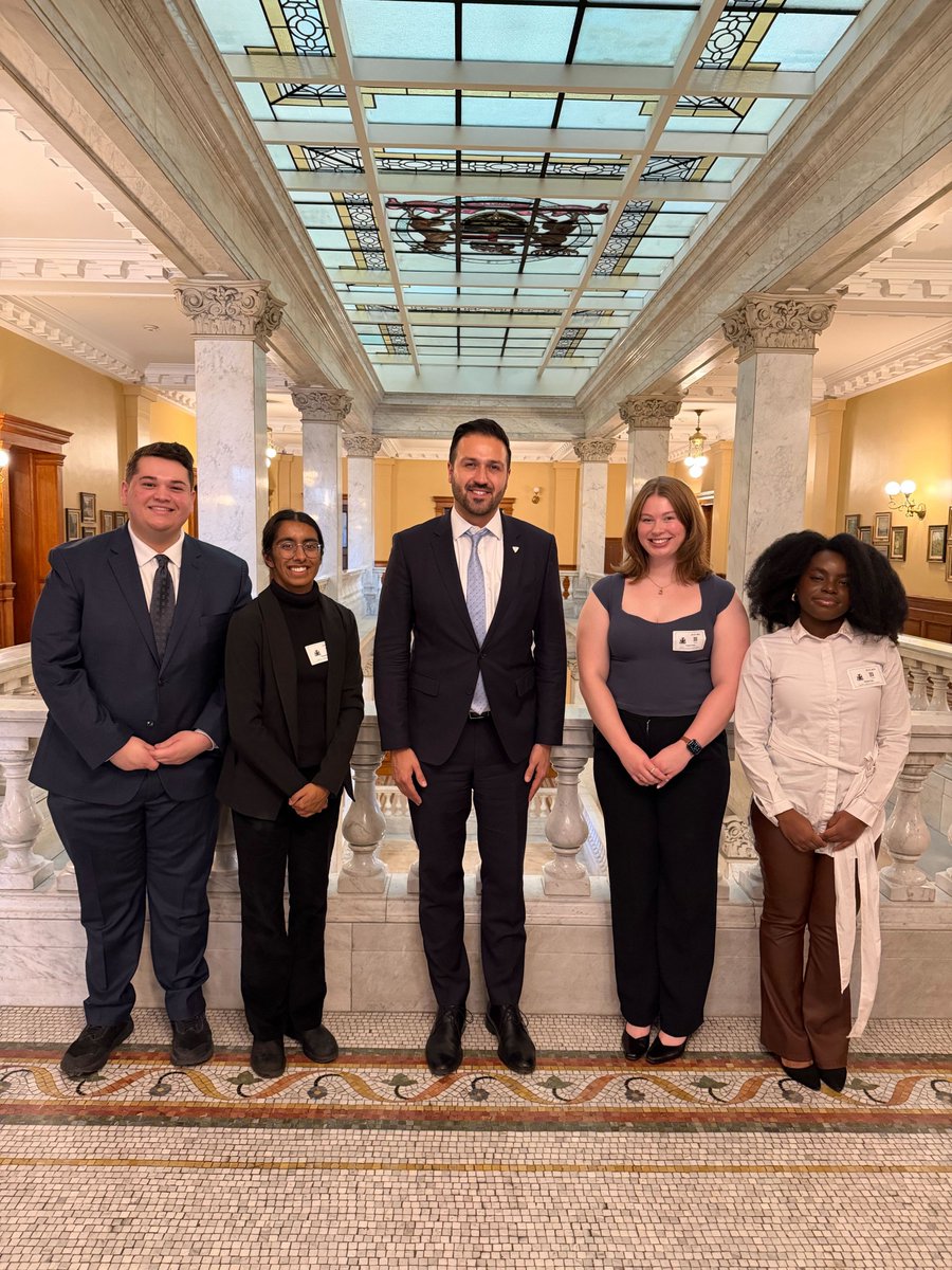 OUSAhome's tweet image. Thank you MPP @Rob4Ajax for a lovely discussion yesterday to kick off our Student Advocacy Week! We appreciated your engagement as we discussed work-integrated learning and how to better support students! #OUSAdvocacy