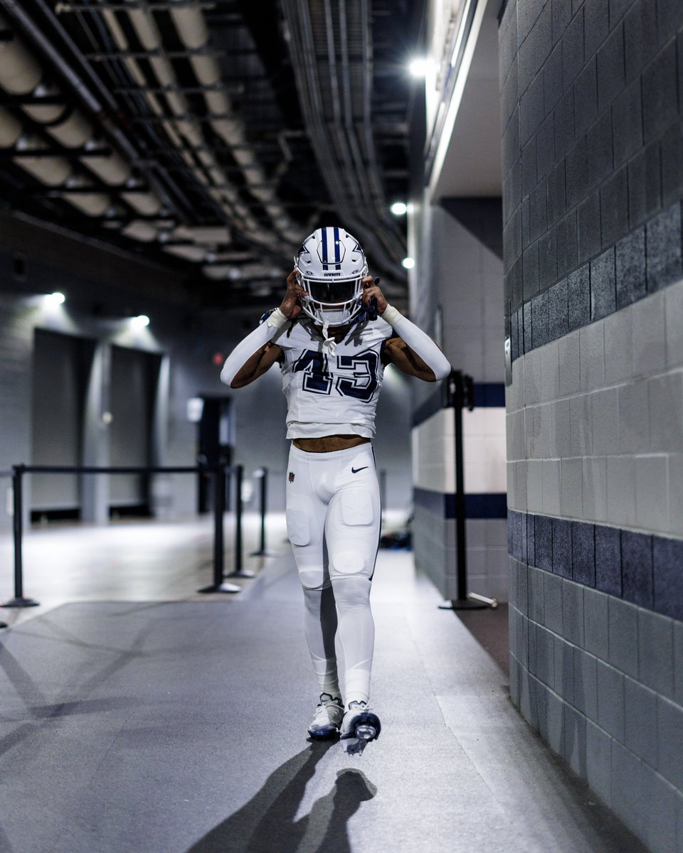 hbd malik! 🎁

#DallasCowboys | <a href="/Invisalign/">Invisalign</a>