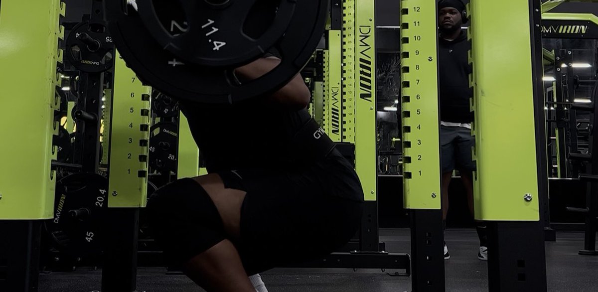 itzHxxvy's tweet image. peep the #form . peep the #depth . shi immaculate