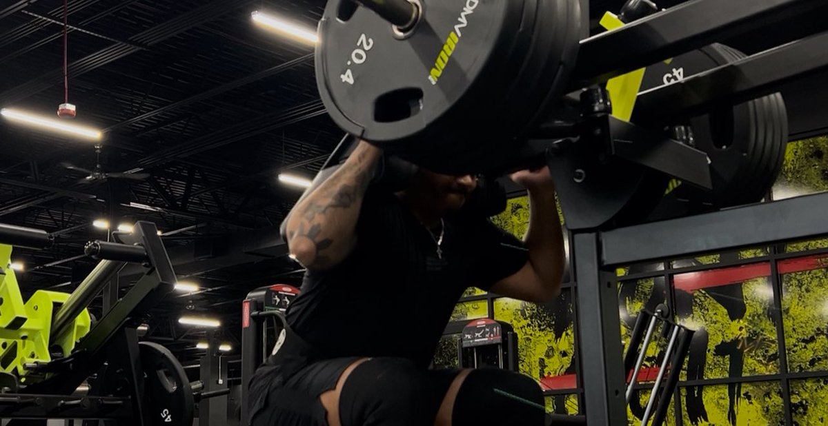 itzHxxvy's tweet image. peep the #form . peep the #depth . shi immaculate