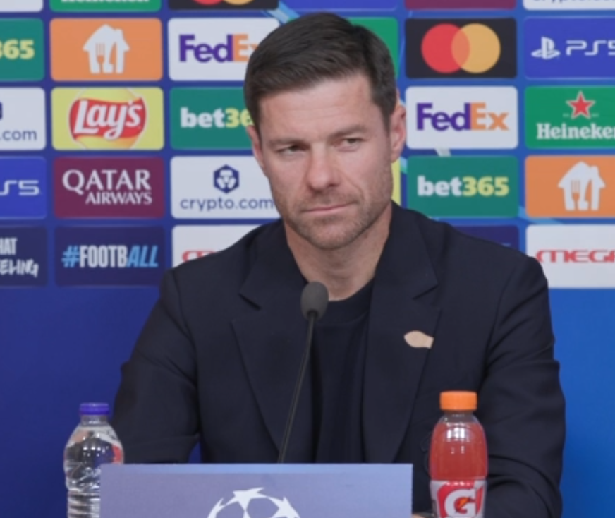 🚨 Xabi Alonso: "Yes, working with legendary players when I was a player definitely helped me manage relationships better now."