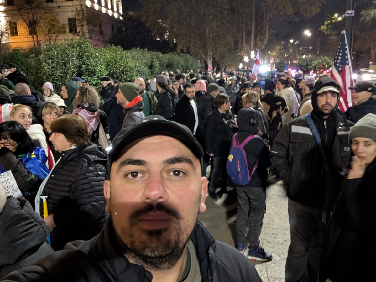 araddun's tweet image. We&apos;re still here! 🇬🇪 #DefendDemocracy #StandWithGeorgia