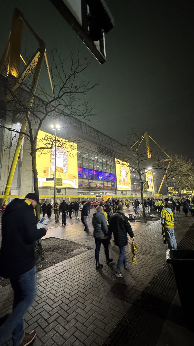 ZAHINborusse's tweet image. Ich bin da