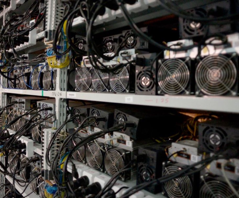 burtoncumm68303's tweet image. Electricity is barely 150 years old , global grids only ~&amp;gt; 120.

Yet we’re building AI + crypto systems that depend on nonstop power and internet.

Amazing tech, but fragile foundations:

1. AI needs massive GPUs
2. Blockchains need global nodes
3.EMPs, solar flares,…