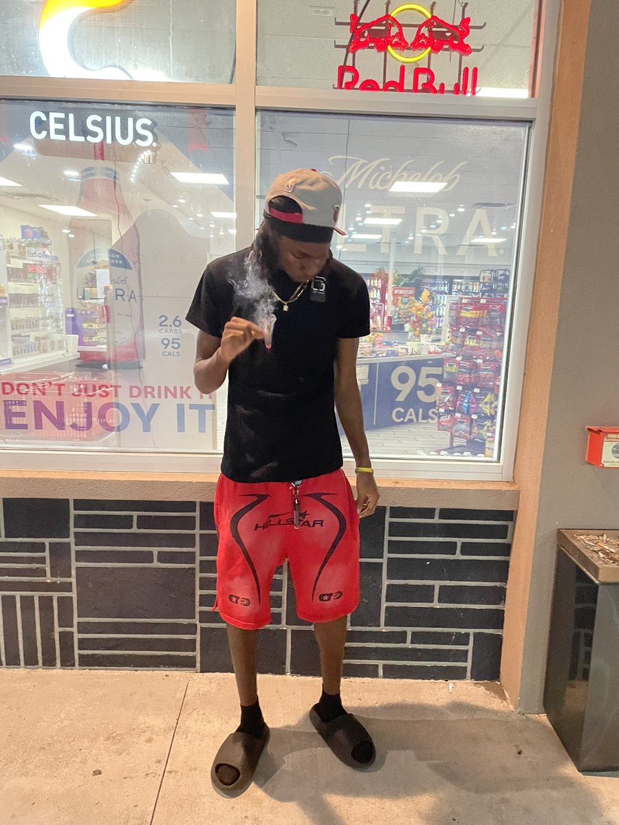 BackdoorYoungan's tweet photo. Protected by angels while fighting my demons🕷️🚶🏾‍➡️
.
.
.
Ig @backdoor.youngin
Ig @backdoor.youngan
Snap @rougegod360 https://t.co/zMG2ckKAoF