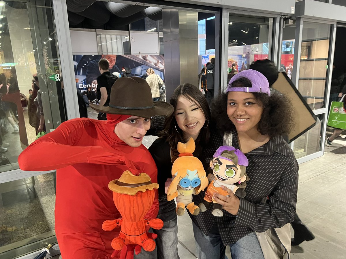 aylalunes's tweet image. MY FIRST EVER #ComicCon!! 💖💖

Loved catching up with my fellow #VoiceActor friends! 

And soo much to see!! I was in awe of all the amazing artists, cosplays and lovely energy all around 🌸💫

A long day, but so worth it ;)

(And had to bring my little #Frankie too, ofc 🤭)