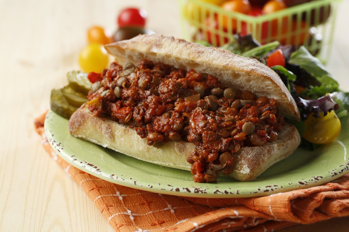 EatLentils's tweet image. The classic sloppy joe has always been a favourite of kids and adults alike. This recipe combines an old standby with the nutrition of lentils and the convenience of cooking in your slow-cooker! ow.ly/KRgi50KJeVc