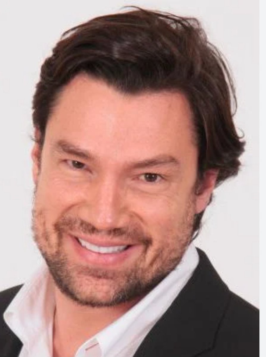 leomurunga's tweet image. Dara, my name is Bond. James Bond.