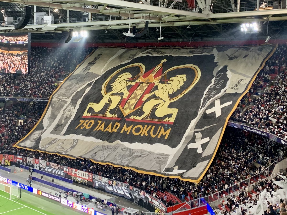 ajaxlife's tweet image. Wat een prachtig doek weer! 👏👏👏 #ajax #ajaben
