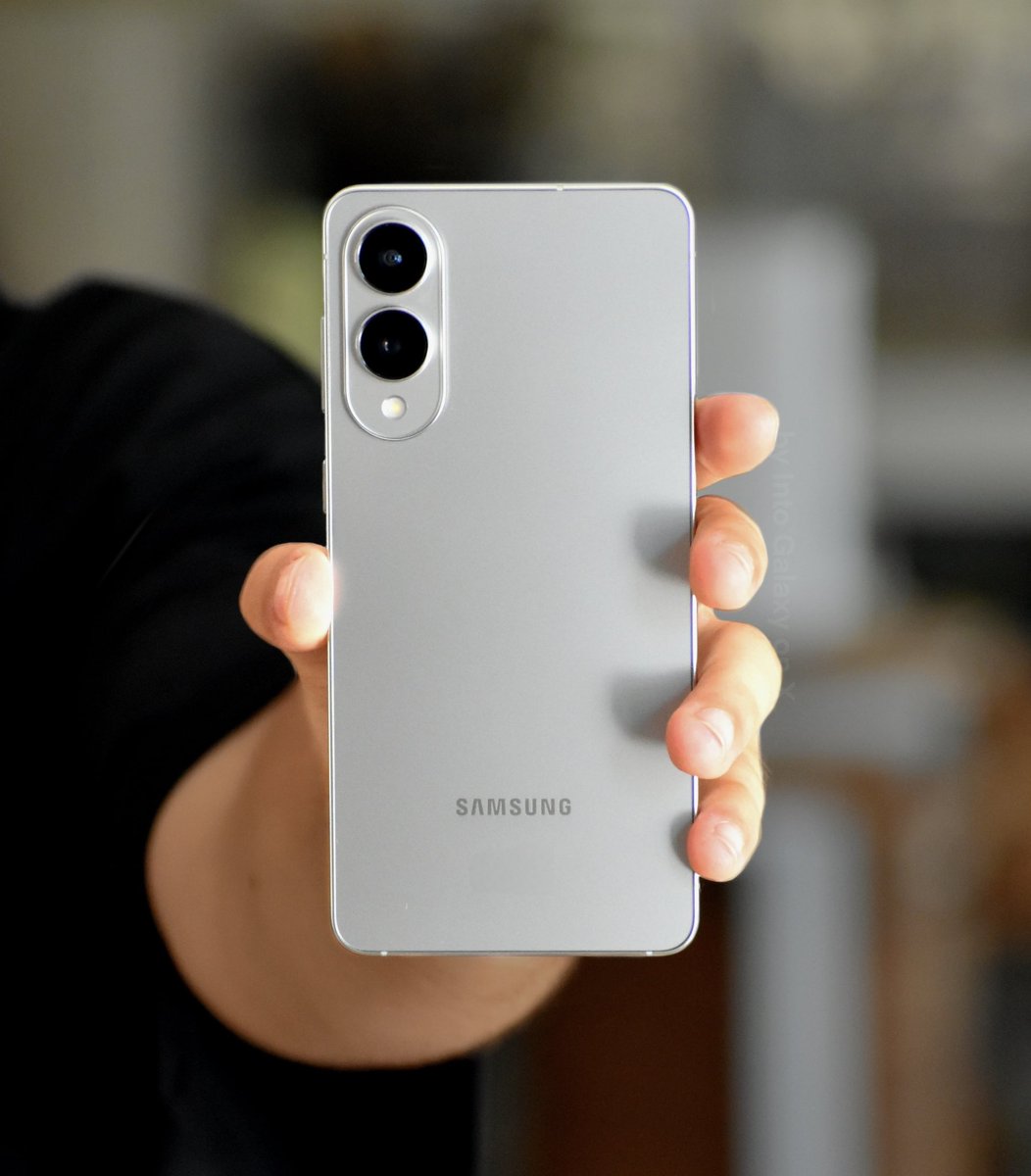 OutofGalaxyy's tweet image. sweetie,
if you use an iPhone, you are amazing 

if you use an Android, you are amazing

remember that